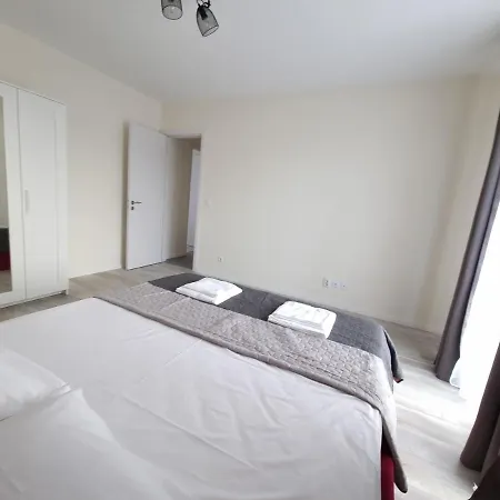 жилищна сграда орех Апартаменти