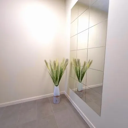 жилищна сграда орех Apartment Warna