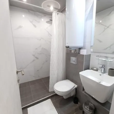 Apartment жилищна сграда орех *