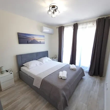 Apartment жилищна сграда орех