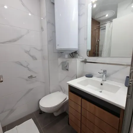 Apartment жилищна сграда орех