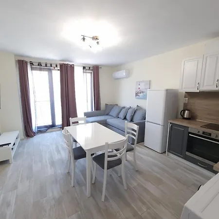 Apartment жилищна сграда орех *