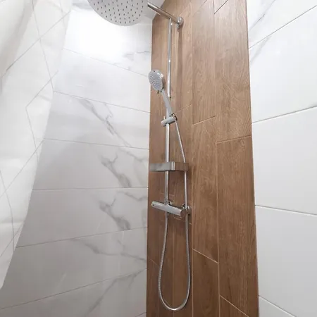 Apartment жилищна сграда орех