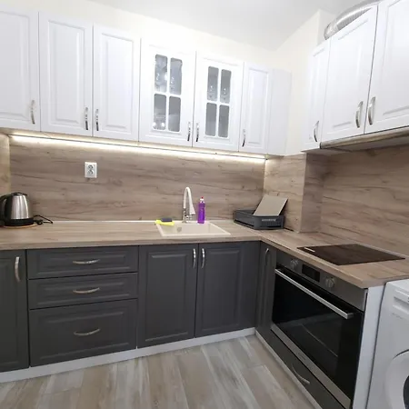 жилищна сграда орех *