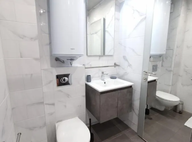 Apartment жилищна сграда орех