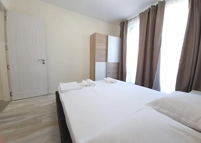 Apartment жилищна сграда орех