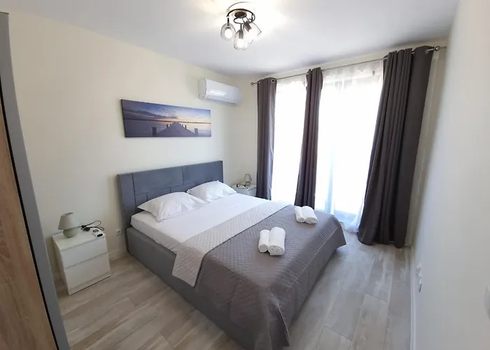 Apartment жилищна сграда орех